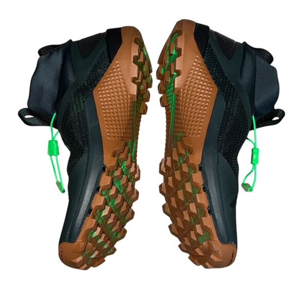 Athletic_Shoes
